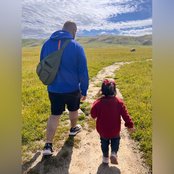 Hello Posh Lovers, My name is Jasmin! 😁 - Picture 2 of 7